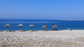 Γιαλισκάρι και στο βάθος Παλαιόχωρα|Το λιμανάκι της Παλαιόχωρας|Γλυπτά στην παραλία της Παχειάς Άμμου|Στο βάθος η παραλία των Ανύδρων|Στην παραλία των Ανύδρων|Για τους λάτρεις των βοτσαλωτών παραλιών|Τοπία εξωτικής ομορφιάς|Γραμμένο|Τα πλακόστρωτα δρομάκια πλημμυρίζουν με κόσμο|Η νύχτα πέφτει στην Παλαιόχωρα|Στα στενά της Παλαιόχωρας|Άρκευθοι και άμμος, στο Γραμμένο|To μοναδικό τοπίο του Γραμμένου|Μια μικρή χερσόνησος από βότσαλα, στο Γιαλισκάρι
